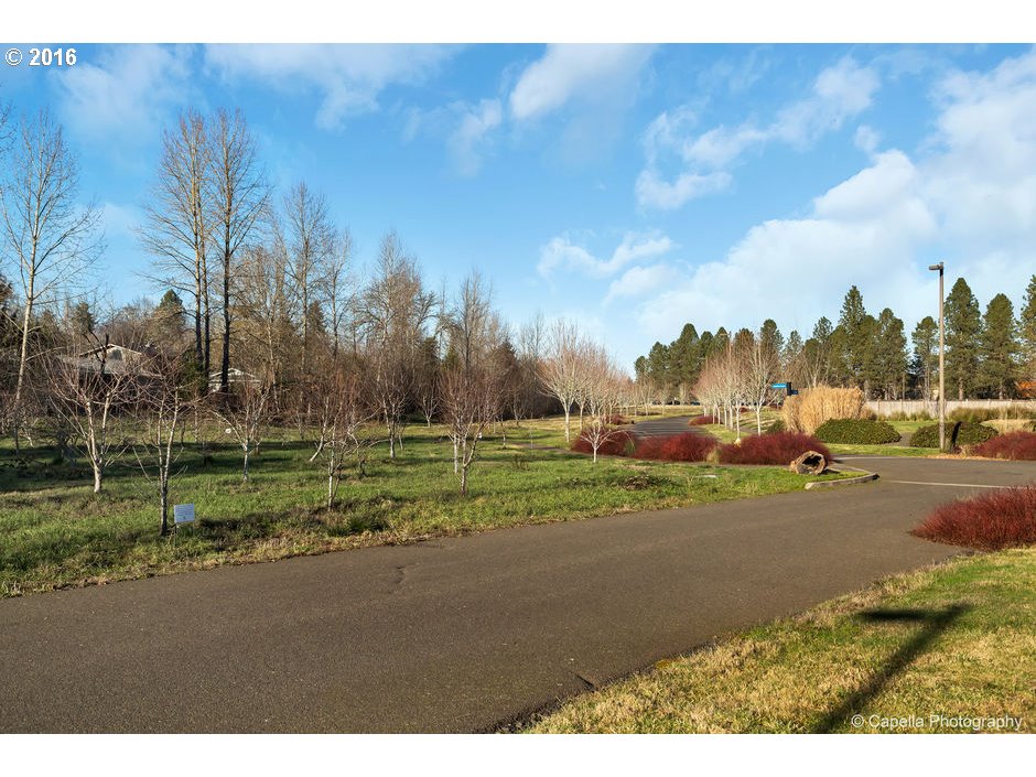 3937 COUSTEAU DR SE, Salem, OR 97302
