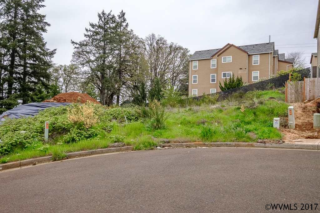888Crouchen St NW, Salem, OR 97304