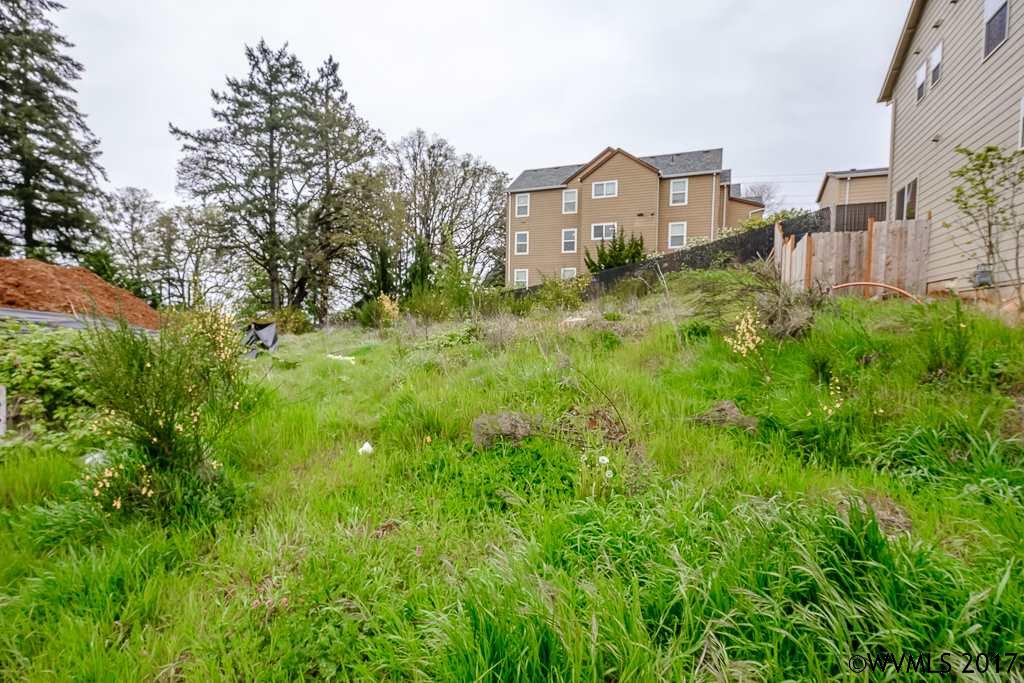 888Crouchen St NW, Salem, OR 97304