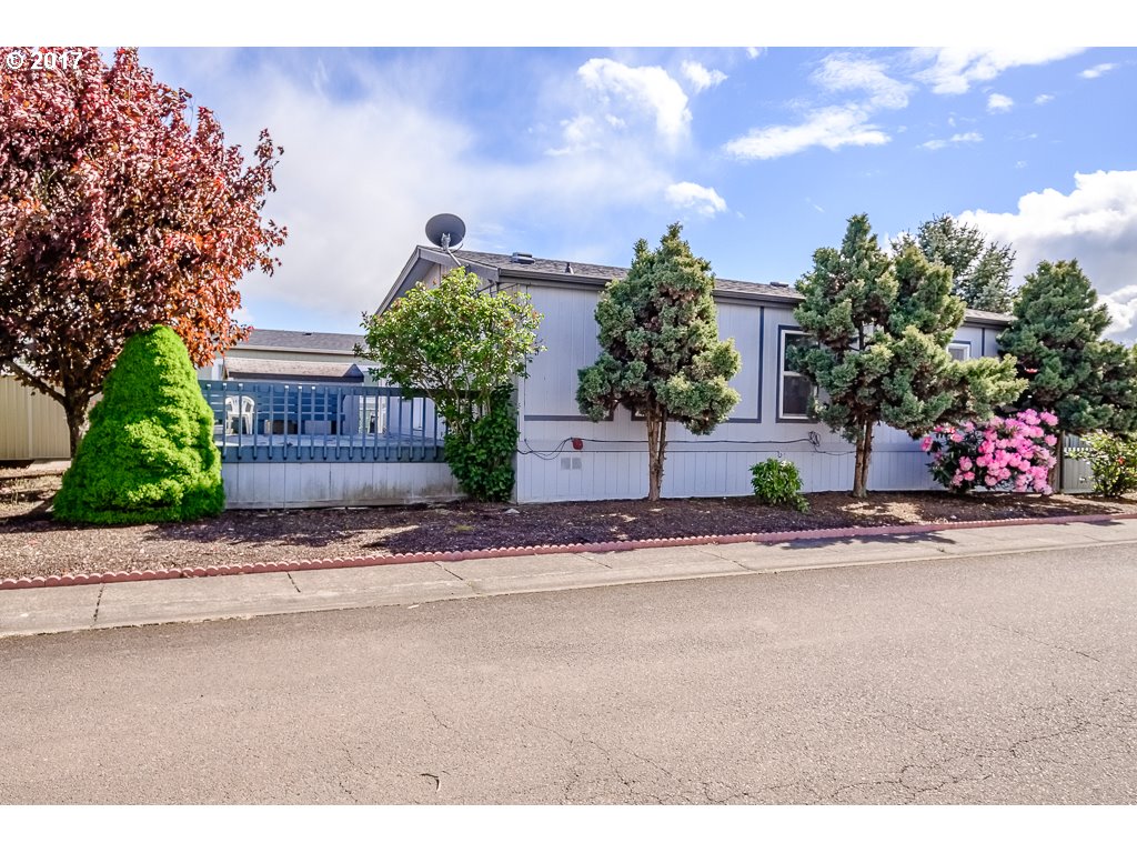 2151 THREE LAKES RD SE 93, Albany, OR 97322