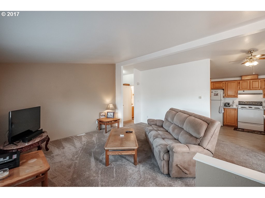 2151 THREE LAKES RD SE 93, Albany, OR 97322