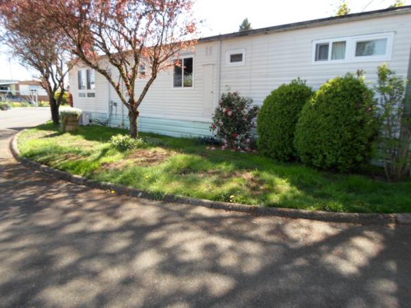 Periwinkle Mobile Park 1010 Geary Street, #24Albany, OR 97322