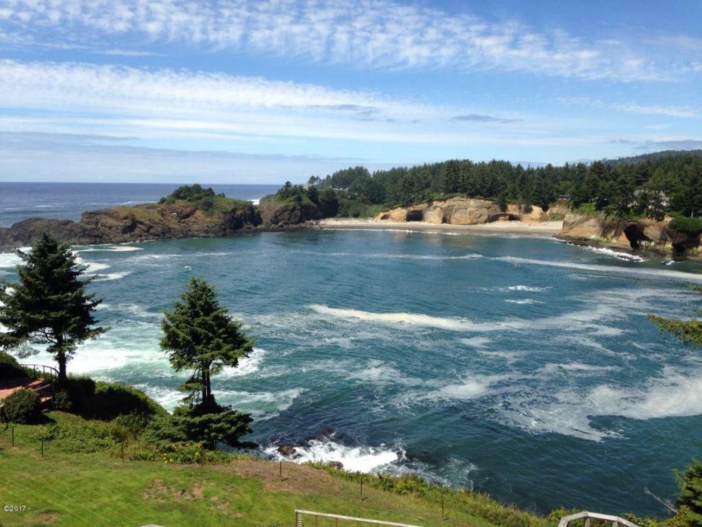 T/L 1900 Creek Side, Depoe Bay, OR 97341