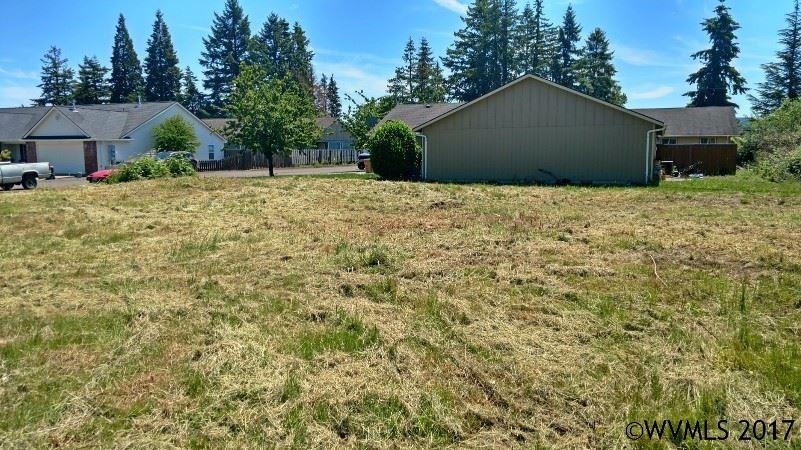 937Wassom St, Lebanon, OR 97355