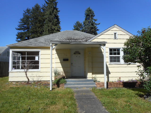 712 Walnut StLebanon, OR, 97355Linn County
