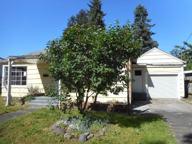 712 Walnut StLebanon, OR, 97355Linn County
