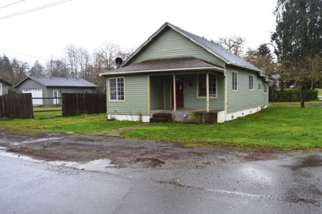 312 SE Ivy StMill City, OR, 97360Linn County