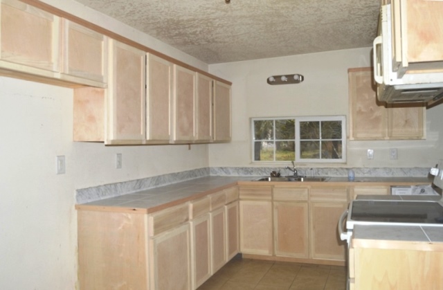 312 SE Ivy StMill City, OR, 97360Linn County