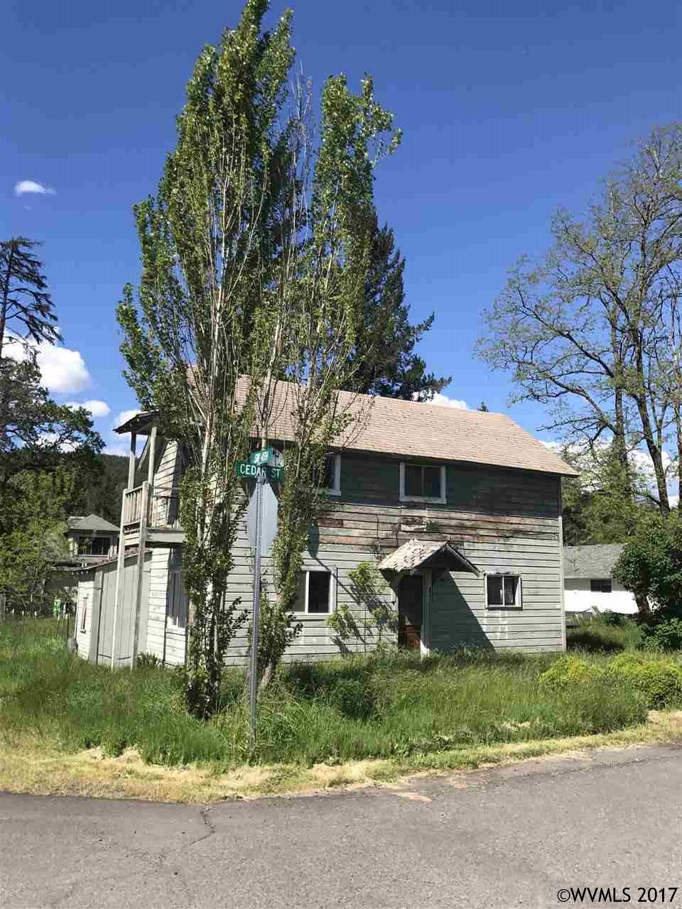 339 SW Cedar St, Mill City, OR 97360