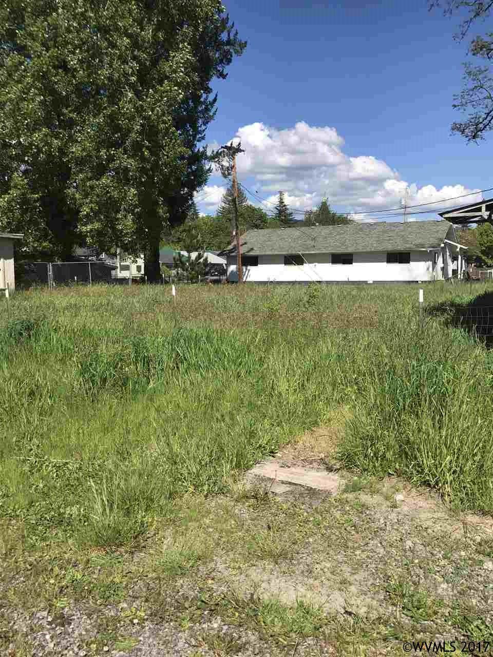 339 SW Cedar St, Mill City, OR 97360