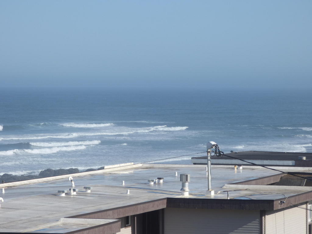 1117 NW 8th St, Lincoln City, OR 97367