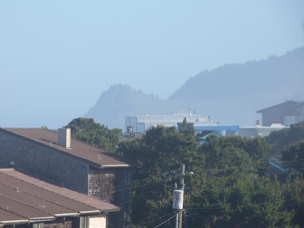 1117 NW 8th St, Lincoln City, OR 97367
