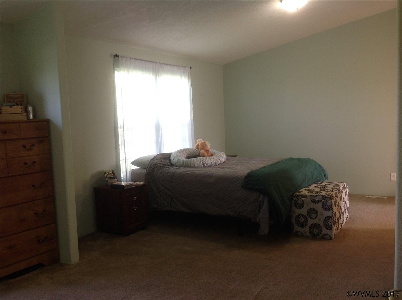 255Greenwood Rd N, Rickreall, OR 97371
