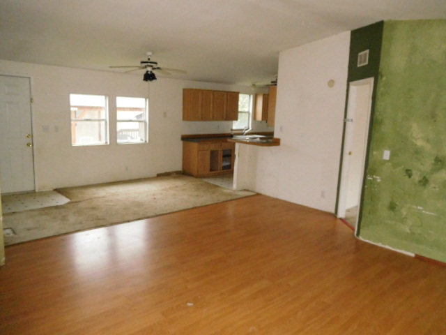 1015 Oak St #18Silverton, OR, 97381Marion County