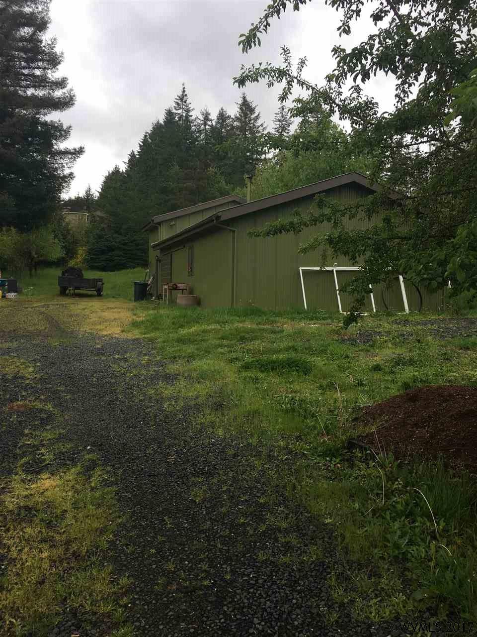 845Alder St, Sweet Home, OR 97386