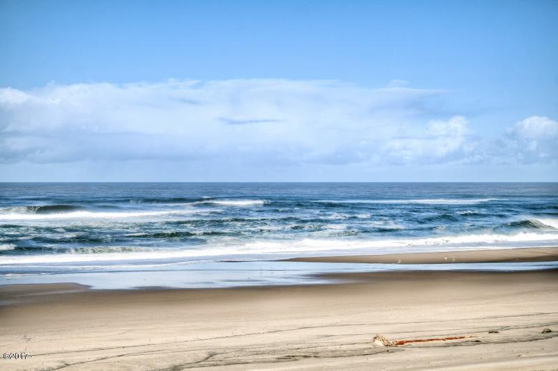 25 Bay Ridge Lp, Gleneden Beach, OR 97388
