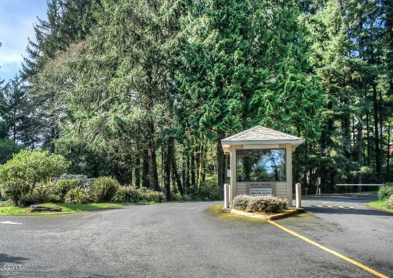 25 Bay Ridge Lp, Gleneden Beach, OR 97388