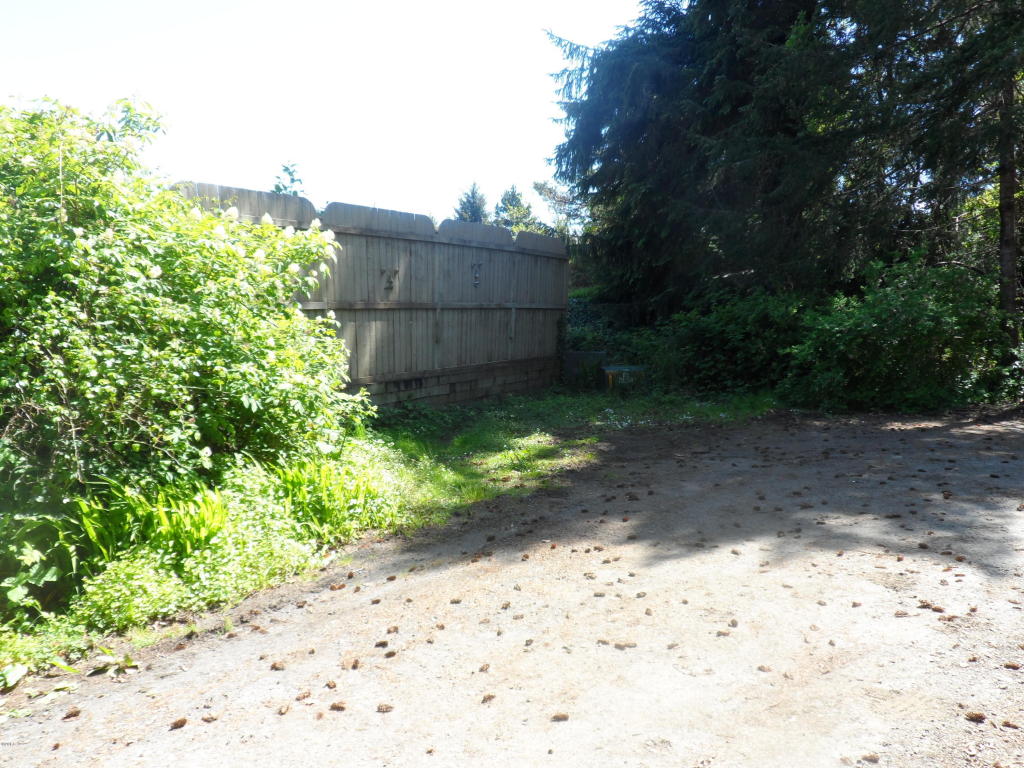 150 S Crestline, Waldport, OR 97394