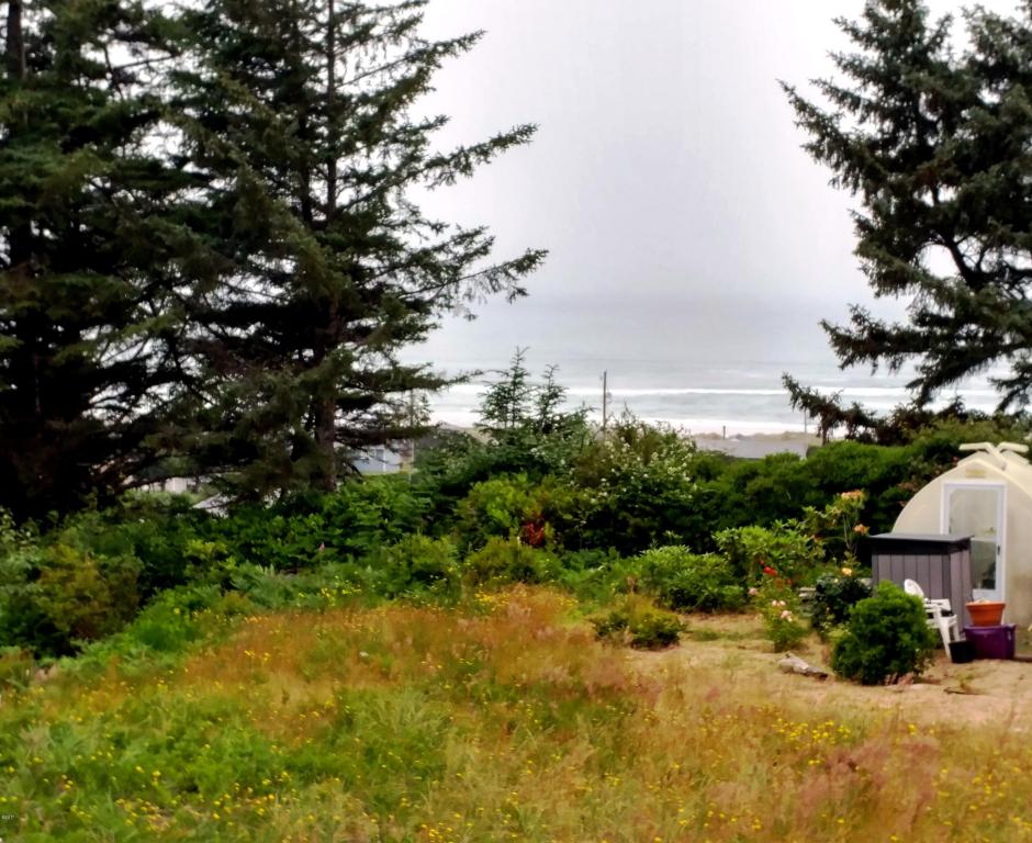 2722 NW Seafarer, Waldport, OR 97394