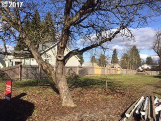 451 WILKIE ST, Eugene, OR 97402