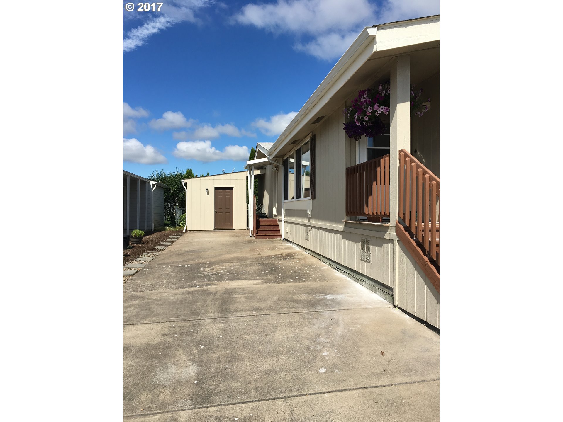 1699 N TERRY ST SPACE 392, Eugene, OR 97402