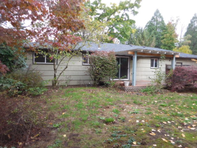 152 Hatton Ave EEugene, OR, 97404Lane County
