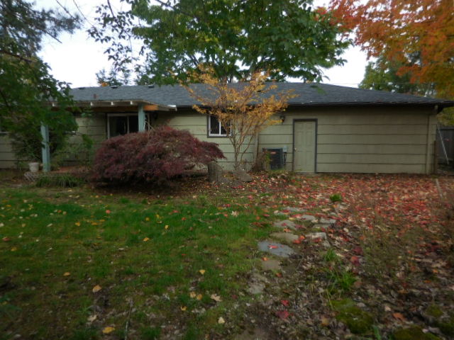 152 Hatton Ave EEugene, OR, 97404Lane County