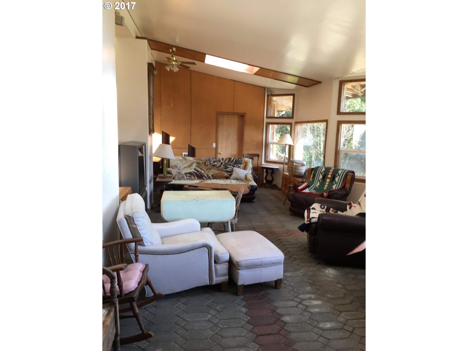 85877 NORTH BANK LN, Bandon, OR 97411