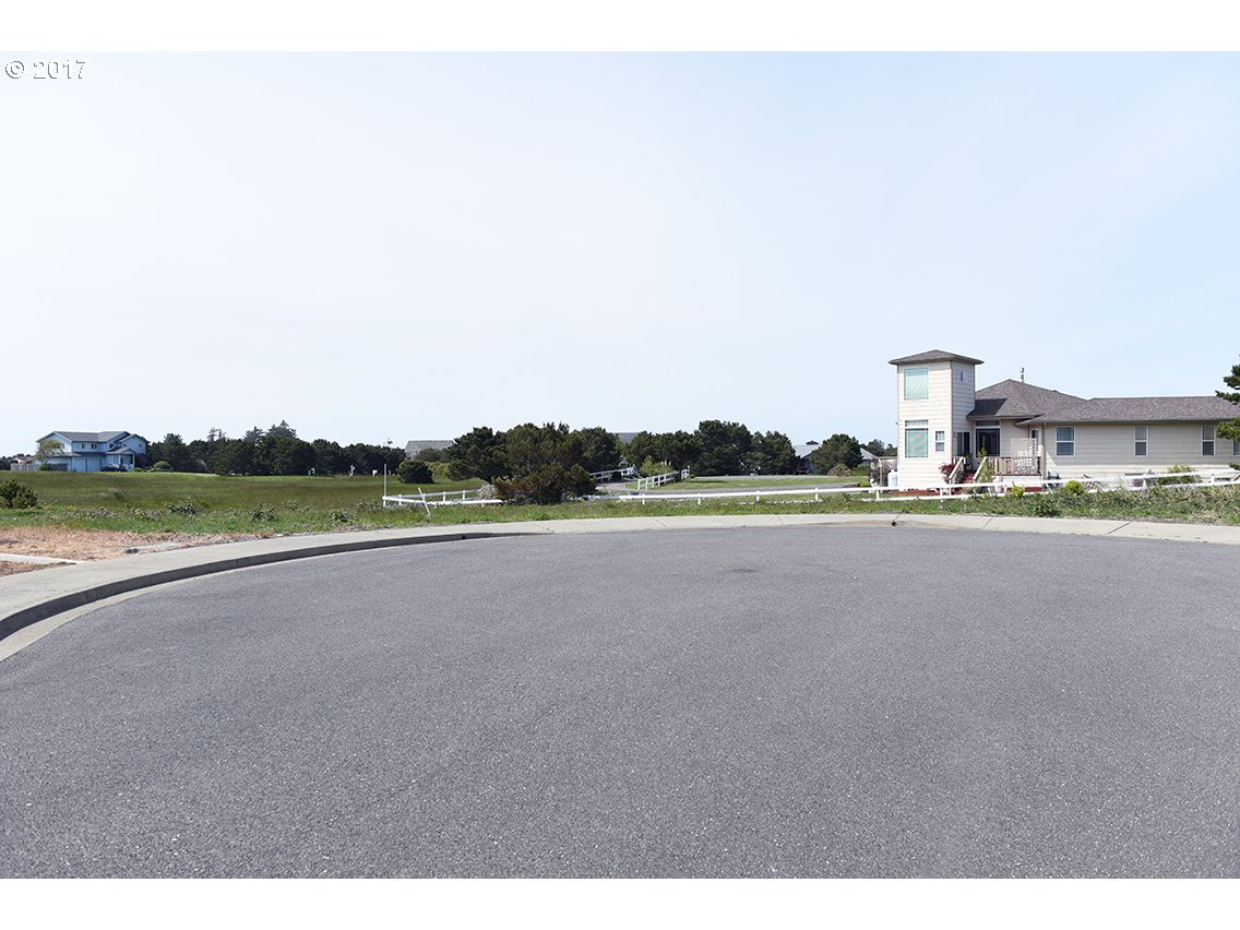 Hailey Lane, Bandon, OR 97411