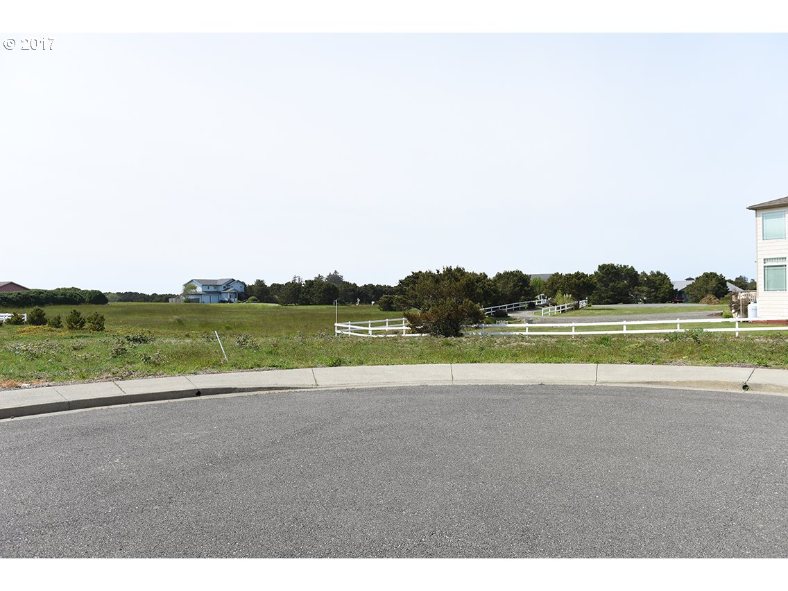 Hailey Lane, Bandon, OR 97411