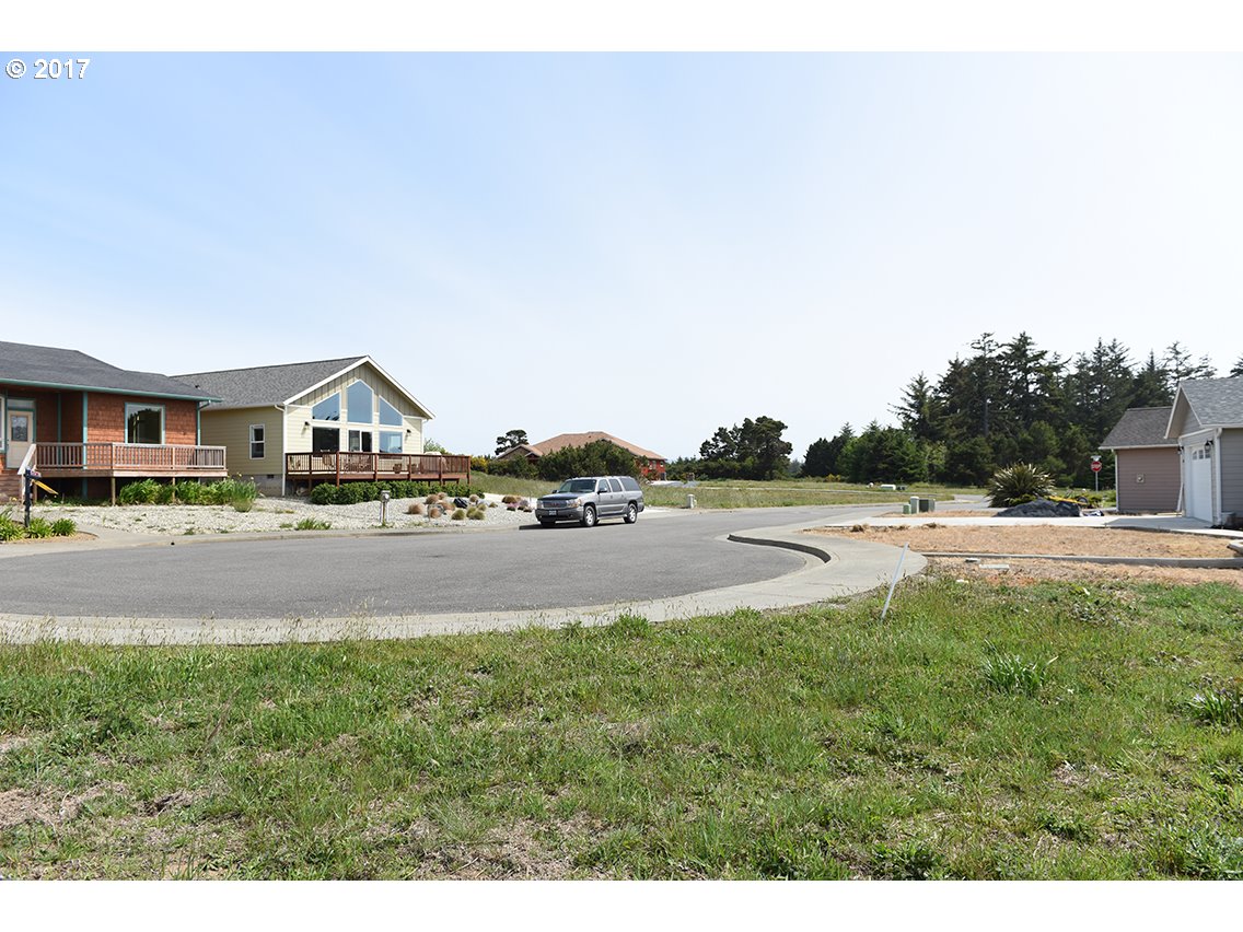Hailey Lane, Bandon, OR 97411