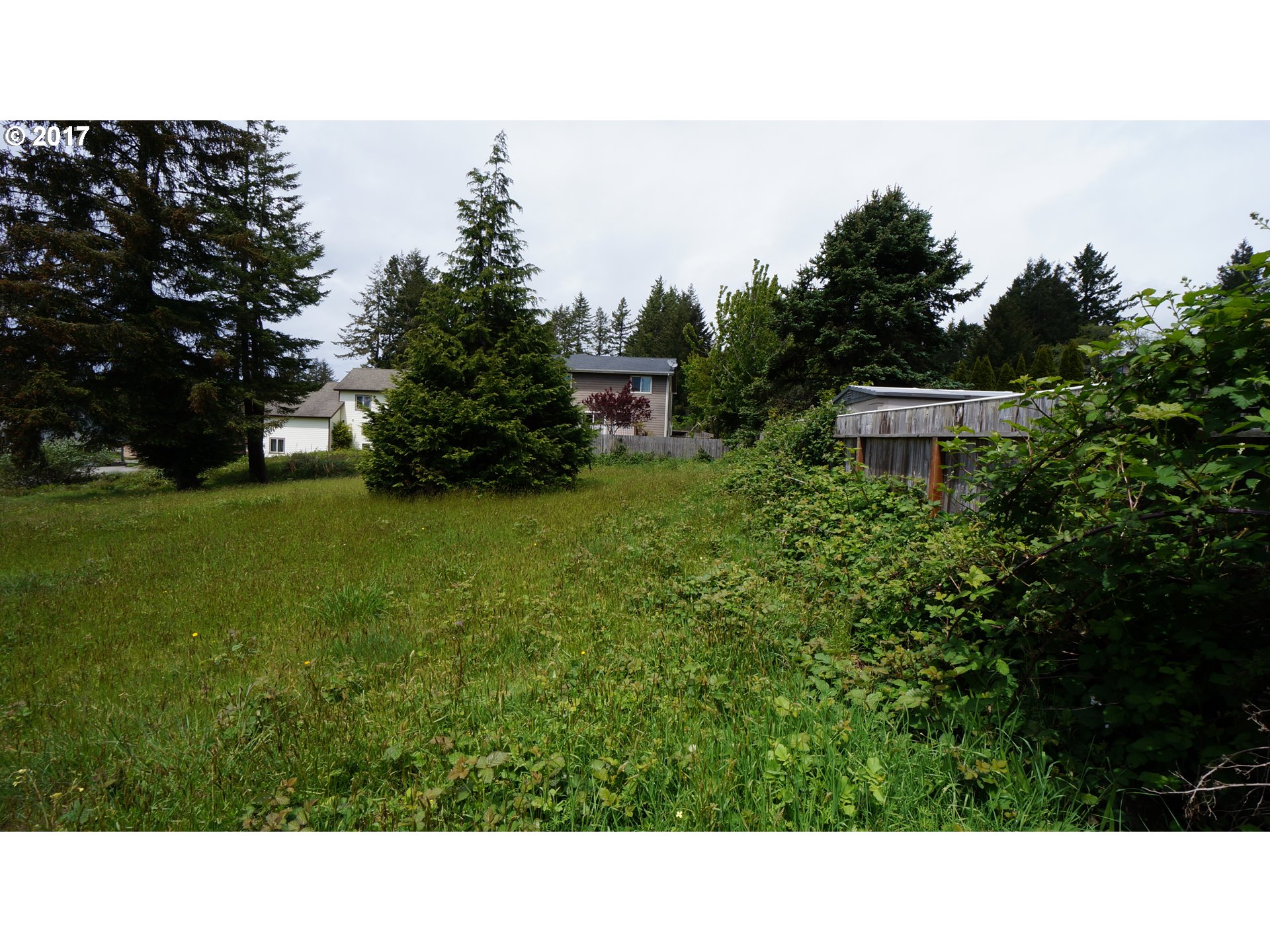 6925 OAKWOOD CT, Brookings, OR 97415