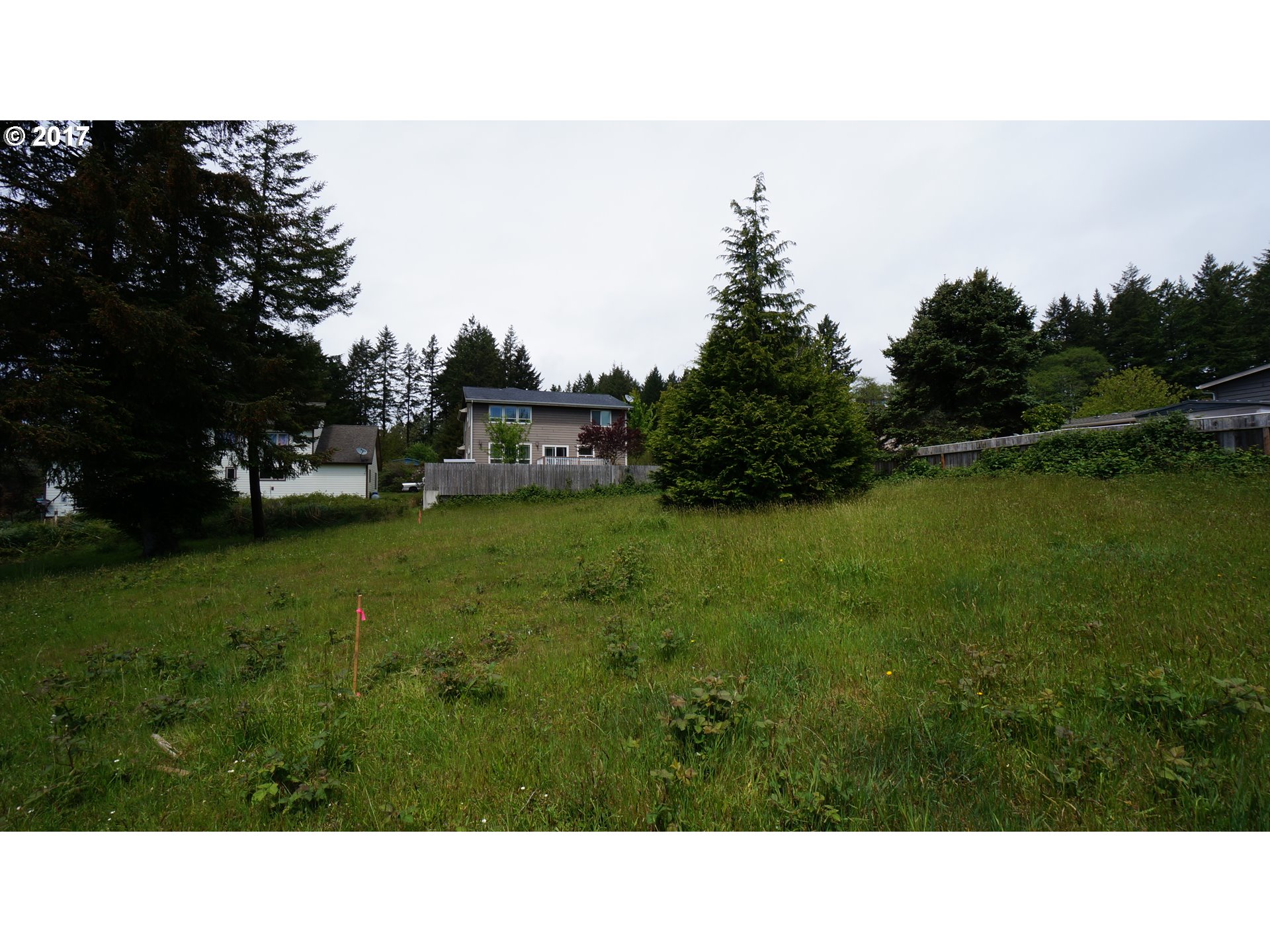 6925 OAKWOOD CT, Brookings, OR 97415