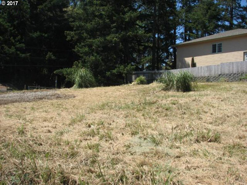 Vista Ridge DR 45, Brookings, OR 97415