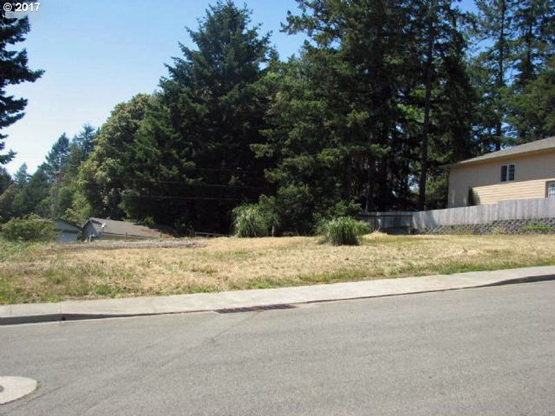Vista Ridge DR 45, Brookings, OR 97415