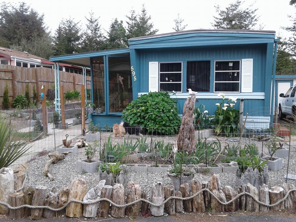595 SHOREPINES VIS, Coos Bay, OR 97420