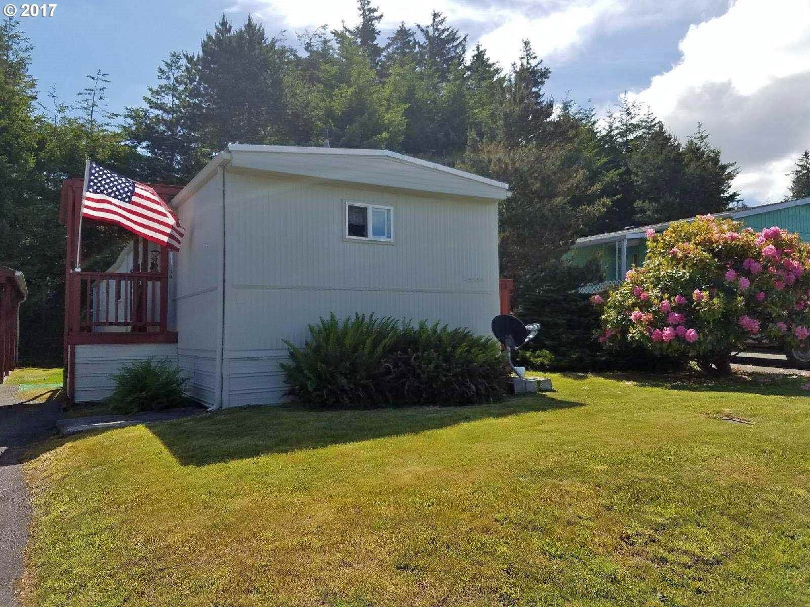 525 Puerto Vista Dr, Coos Bay, OR 97420
