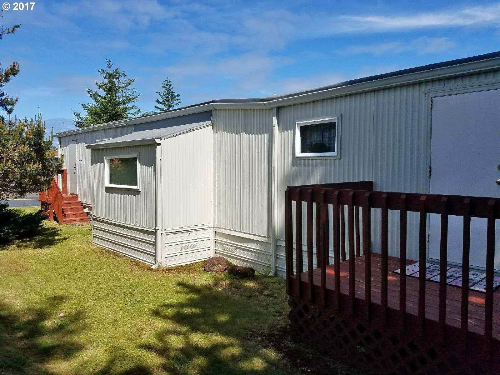 525 Puerto Vista Dr, Coos Bay, OR 97420