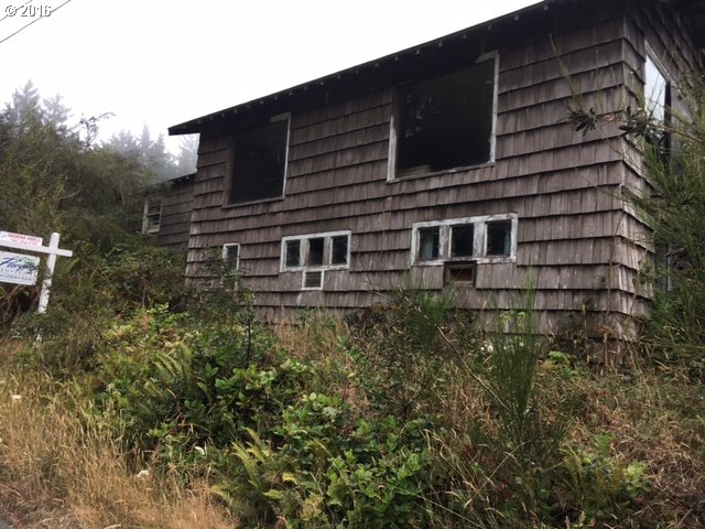 91538 Grinnell Ln, Coos Bay, OR 97420