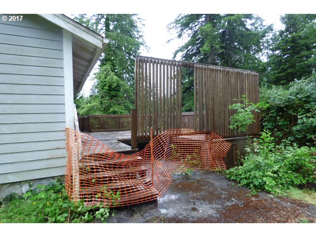 62760 KOSKI RD, Coos Bay, OR 97420
