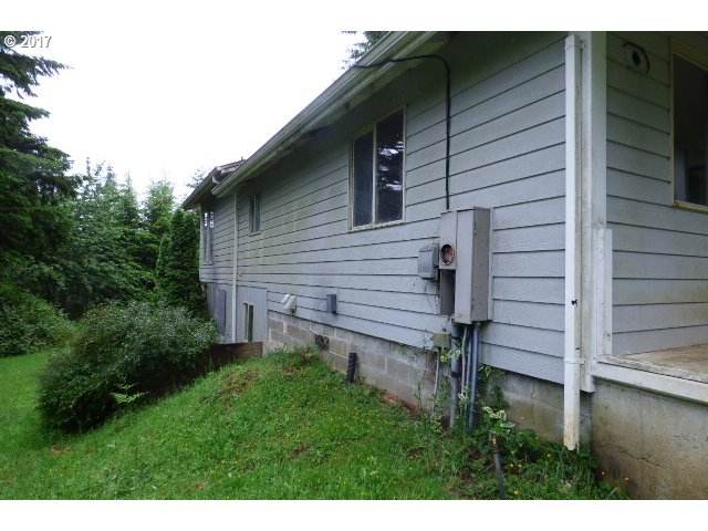 62760 KOSKI RD, Coos Bay, OR 97420