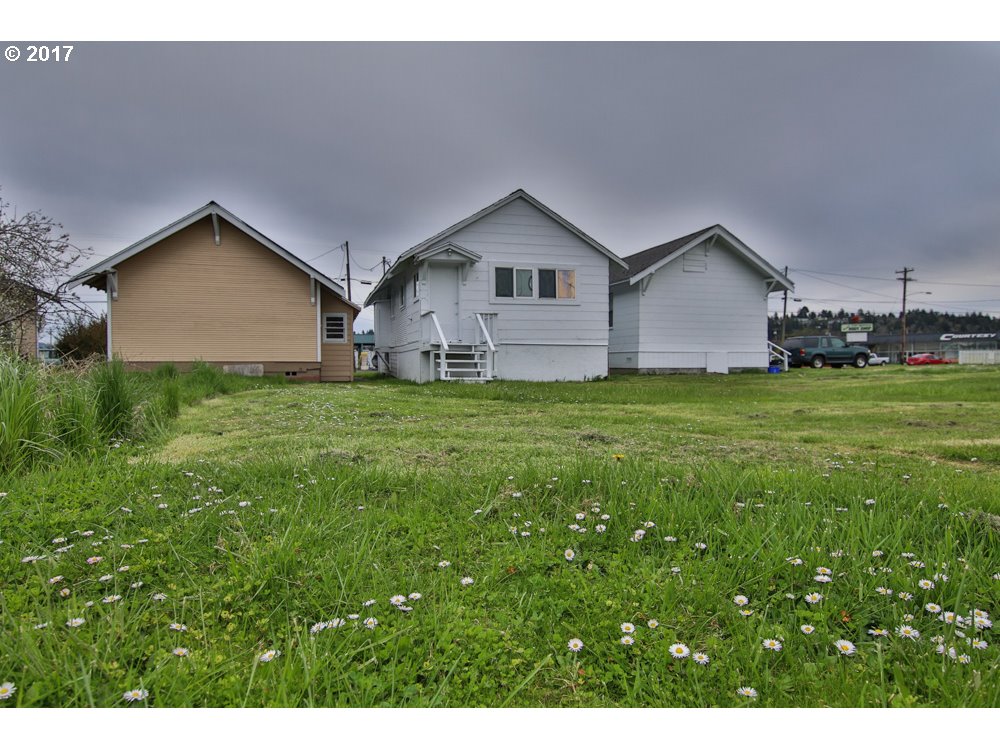 857 S 2ND, Coos Bay, OR 97420