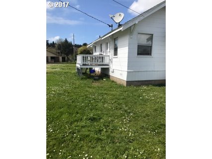867 S 2ND, Coos Bay, OR 97420