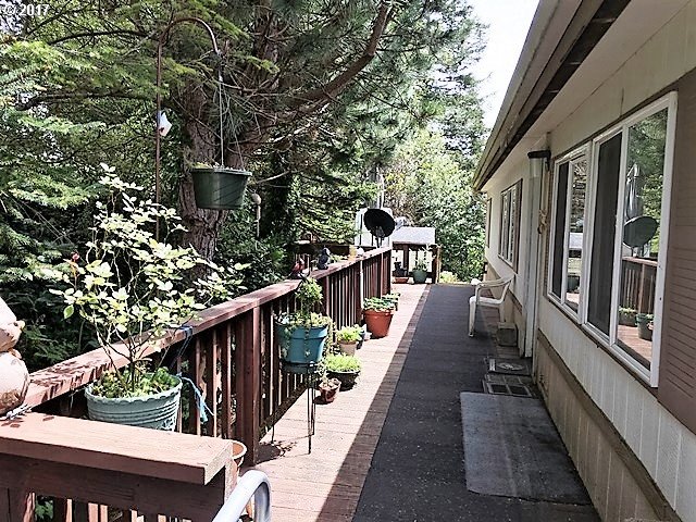 1050 N CEDAR POINT RD C-5, Coquille, OR 97423