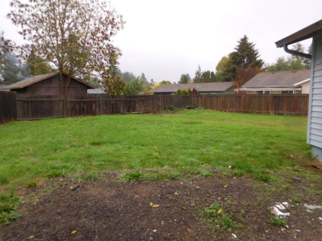 1829 Carver PlCottage Grove, OR, 97424Lane County