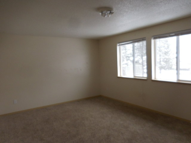 2113 Ash AveCottage Grove, OR, 97424Lane County