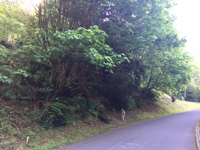 31ST ST 3200, Florence, OR 97439