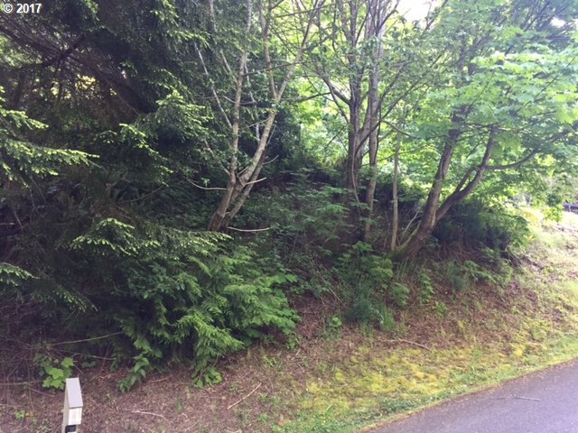 31ST ST 3200, Florence, OR 97439