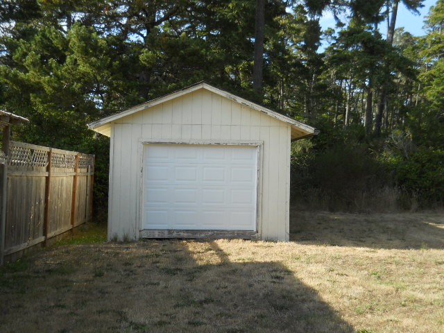 1351 20th StFlorence, OR, 97439Lane County