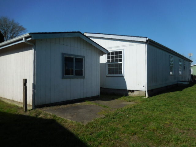 319 E 10th PlJunction City, OR, 97448Lane County